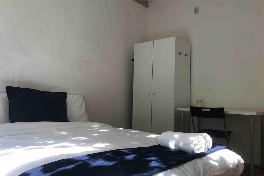 New Cozy Room With Private Bathroom Delft City P-Room 1 Exterior photo
